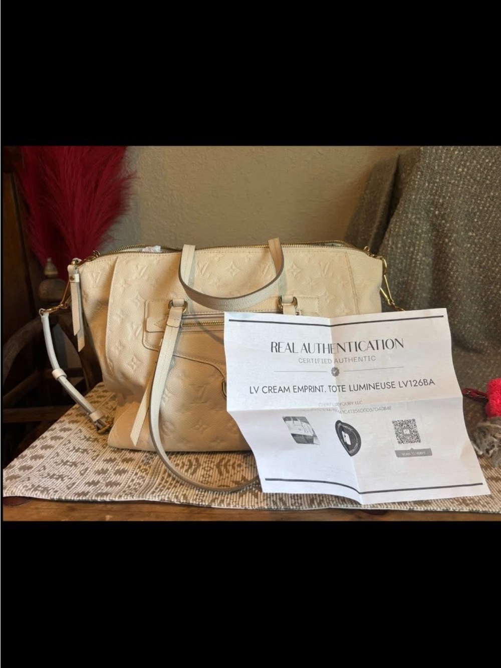 Louis Vuitton Cream Emprinte Tote Lumineuse - Cream Leather Shoulder Bag